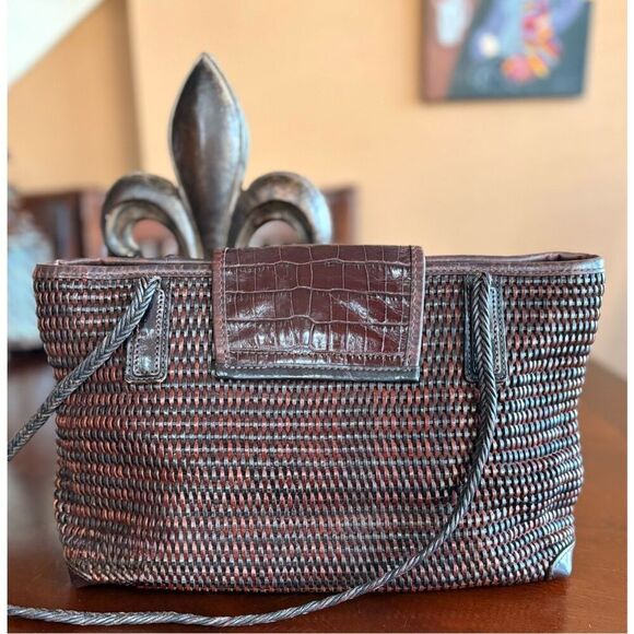 BRIGHTON - Vtg Two-Tone Brown Woven Leather Shoulder Bag/Croc-Embossed Closure - Picture 4 of 16